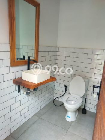 Investasi Menjanjikan! Vila Kawasan , Luas 220m2m², Posisi Strategis Investasi Menjanjikan! Vila Kawasan , Luas 220m2m², Posisi Strategis