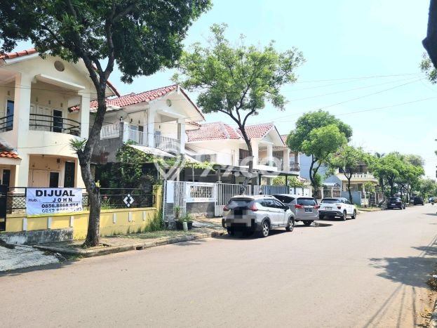 Rumah Strategis Modern Lb 200m2 di Karawang Barat, Karawang Rumah Strategis Modern Lb 200m2 di Karawang Barat, Karawang