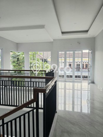Dijual Murah Rumah dengan 4 Kamar Tidur dan 4 Kamar Mandi di Area Lebak Bulus, Jakarta Selatan Dijual Murah Rumah dengan 4 Kamar Tidur dan 4 Kamar Mandi di Area Lebak Bulus, Jakarta Selatan