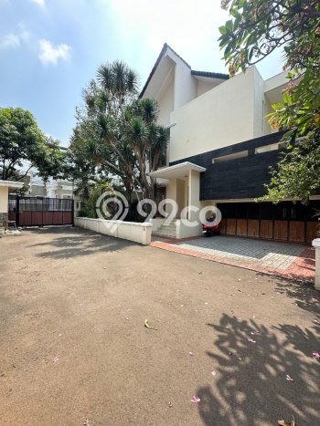 Rumah Mewah LB 388m2 Siap Huni Desain Elegan di Kemang, Jakarta Selatan Rumah Mewah LB 388m2 Siap Huni Desain Elegan di Kemang, Jakarta Selatan