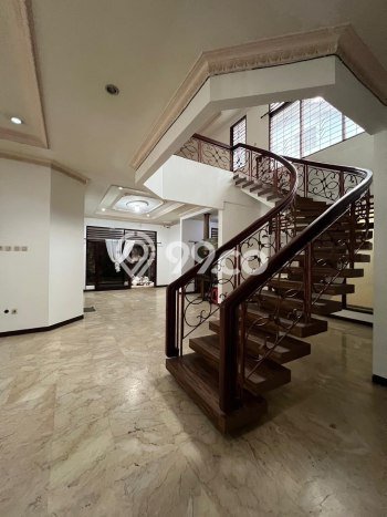 Jual Rumah Luas Elegan Dengan View Eksklusif di Terogong, Jakarta Selatan Jual Rumah Luas Elegan Dengan View Eksklusif di Terogong, Jakarta Selatan