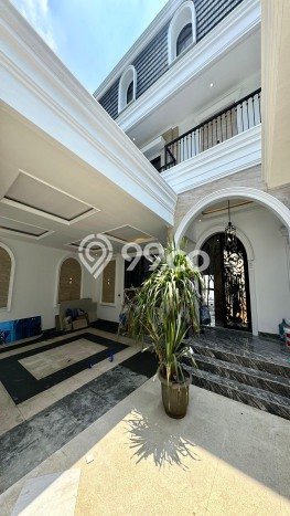 Jual Rumah Luas Megah Dengan View Eksklusif di Pondok Indah, Jakarta Selatan Jual Rumah Luas Megah Dengan View Eksklusif di Pondok Indah, Jakarta Selatan