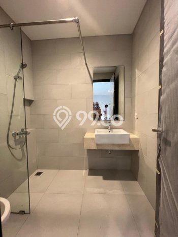 UNIT LANGKA! Rumah di Lebak Bulus, 3 KT, View Kota, LT 139m² LB 263m² UNIT LANGKA! Rumah di Lebak Bulus, 3 KT, View Kota, LT 139m² LB 263m²