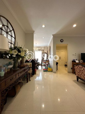 Siap Huni Rumah Mewah 4 Kamar di Kebayoran Baru Dekat ke Mana Pun Siap Huni Rumah Mewah 4 Kamar di Kebayoran Baru Dekat ke Mana Pun