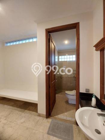 Rumah Bagus Disewakan di Kemang, Jakarta Selatan LT 640m2, LB 500m2 Rumah Bagus Disewakan di Kemang, Jakarta Selatan LT 640m2, LB 500m2