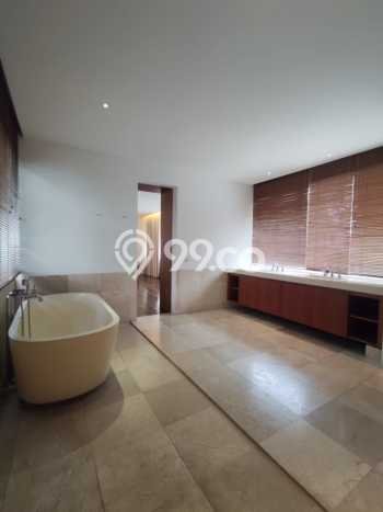 For Sale! Premium House LT 357m2 Desain Modern di Jati Padang For Sale! Premium House LT 357m2 Desain Modern di Jati Padang
