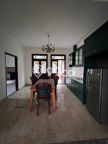 Dijual Rumah Premium dengan Fasilitas Sekitar Komplit di Cinere, Depok Dijual Rumah Premium dengan Fasilitas Sekitar Komplit di Cinere, Depok