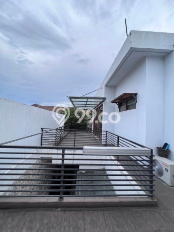 Disewakan Rumah Konsep Minimalis di Cinere Depok dengan 5 KT Disewakan Rumah Konsep Minimalis di Cinere Depok dengan 5 KT