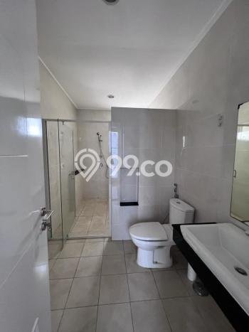 Rumah Lokasi Strategis di Lebak Bulus, Jakarta Selatan, LT 160m² LB 256m² Rumah Lokasi Strategis di Lebak Bulus, Jakarta Selatan, LT 160m² LB 256m²