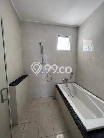 Rumah Lokasi Strategis di Lebak Bulus, Jakarta Selatan, LT 160m² LB 256m² Rumah Lokasi Strategis di Lebak Bulus, Jakarta Selatan, LT 160m² LB 256m²