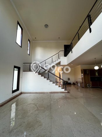 Hunian Mewah LB 500m2 Siap Pakai Desain Elegan di Simprug, Jakarta Selatan Hunian Mewah LB 500m2 Siap Pakai Desain Elegan di Simprug, Jakarta Selatan