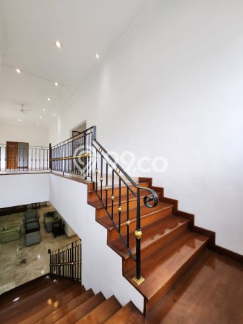 Hunian Mewah LB 500m2 Siap Pakai Desain Elegan di Simprug, Jakarta Selatan Hunian Mewah LB 500m2 Siap Pakai Desain Elegan di Simprug, Jakarta Selatan