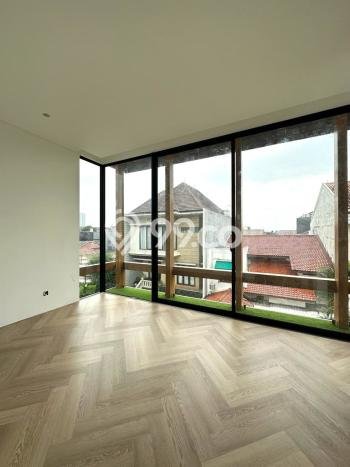 Hunian Mewah LB 600m2 Siap Pakai Desain Elegan di Pondok Indah, Jakarta Selatan Hunian Mewah LB 600m2 Siap Pakai Desain Elegan di Pondok Indah, Jakarta Selatan