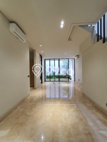Dijual Rumah Luas Megah Dengan View Eksklusif di Kemang, Jakarta Selatan Dijual Rumah Luas Megah Dengan View Eksklusif di Kemang, Jakarta Selatan