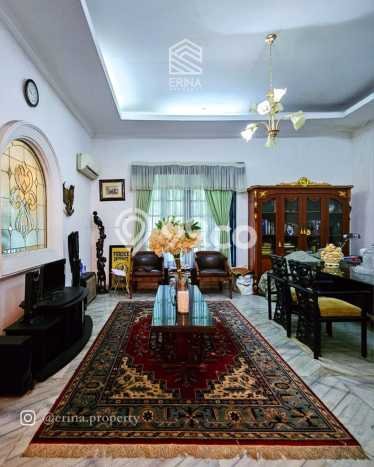 Rumah Mewah LB 651m2 Siap Huni Desain Elegan di Kemang, Jakarta Selatan Rumah Mewah LB 651m2 Siap Huni Desain Elegan di Kemang, Jakarta Selatan
