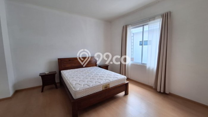 Rumah Elit Modern Tanpa Renovasi di Lebak Bulus Jakarta Selatan Rumah Elit Modern Tanpa Renovasi di Lebak Bulus Jakarta Selatan