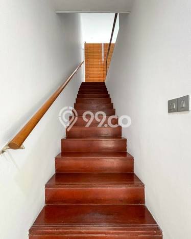 Ready to Use! Premium House LT 150m2 Desain Elegan di Veteran Ready to Use! Premium House LT 150m2 Desain Elegan di Veteran