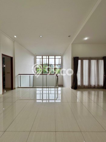 Rumah Elit LB 350m2 Siap Pakai Desain Elegan di Pangkalan Jati, Depok Rumah Elit LB 350m2 Siap Pakai Desain Elegan di Pangkalan Jati, Depok