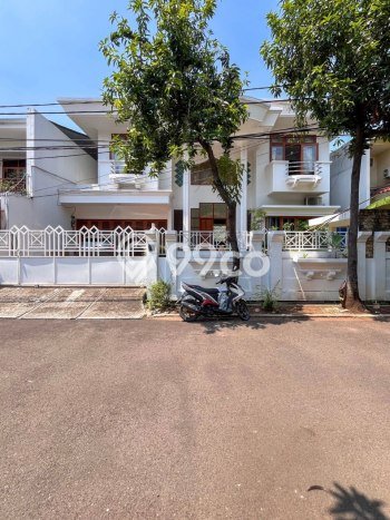 Rumah Luxury Modern Siap Huni di Kuningan Jakarta Selatan Rumah Luxury Modern Siap Huni di Kuningan Jakarta Selatan