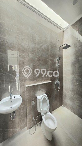 Rumah 4 KT 4 KM Lokasi Premium di Lebak Bulus, Jakarta Selatan Rumah 4 KT 4 KM Lokasi Premium di Lebak Bulus, Jakarta Selatan