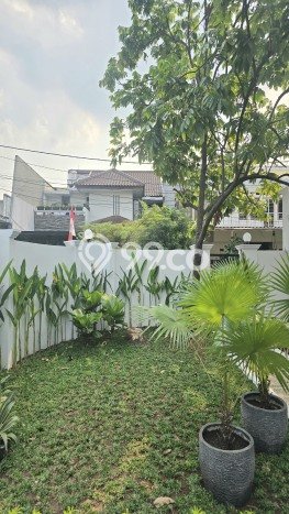 Rumah 4 KT 4 KM Lokasi Premium di Lebak Bulus, Jakarta Selatan Rumah 4 KT 4 KM Lokasi Premium di Lebak Bulus, Jakarta Selatan