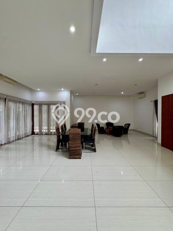 Rumah Elit LB 350m2 Siap Pakai Desain Elegan di Pangkalan Jati, Depok Rumah Elit LB 350m2 Siap Pakai Desain Elegan di Pangkalan Jati, Depok
