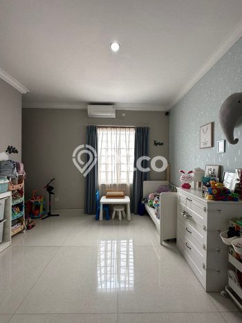 Siap Huni Rumah Mewah 4 Kamar di Kebayoran Baru Dekat ke Mana Pun Siap Huni Rumah Mewah 4 Kamar di Kebayoran Baru Dekat ke Mana Pun