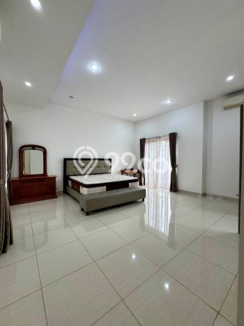 Rumah Elit LB 350m2 Siap Pakai Desain Elegan di Pangkalan Jati, Depok Rumah Elit LB 350m2 Siap Pakai Desain Elegan di Pangkalan Jati, Depok