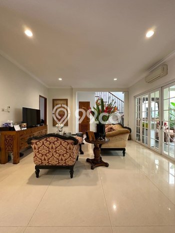 Siap Huni Rumah Mewah 4 Kamar di Kebayoran Baru Dekat ke Mana Pun Siap Huni Rumah Mewah 4 Kamar di Kebayoran Baru Dekat ke Mana Pun