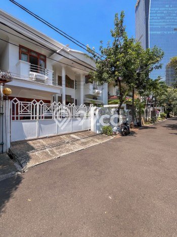 Rumah Luxury Modern Siap Huni di Kuningan Jakarta Selatan Rumah Luxury Modern Siap Huni di Kuningan Jakarta Selatan