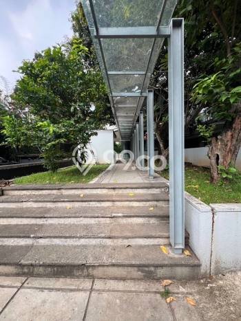 Unit Komersial Dijual di Jakarta Selatan LT 1696m2 & LB 1044m2 Unit Komersial Dijual di Jakarta Selatan LT 1696m2 & LB 1044m2