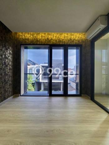Dijual Rumah Luas Megah Dengan View Cantik di Pondok Indah, Jakarta Selatan Dijual Rumah Luas Megah Dengan View Cantik di Pondok Indah, Jakarta Selatan