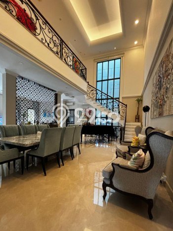 Rumah Elit Modern Tanpa Renovasi di Senopati Jakarta Selatan Rumah Elit Modern Tanpa Renovasi di Senopati Jakarta Selatan
