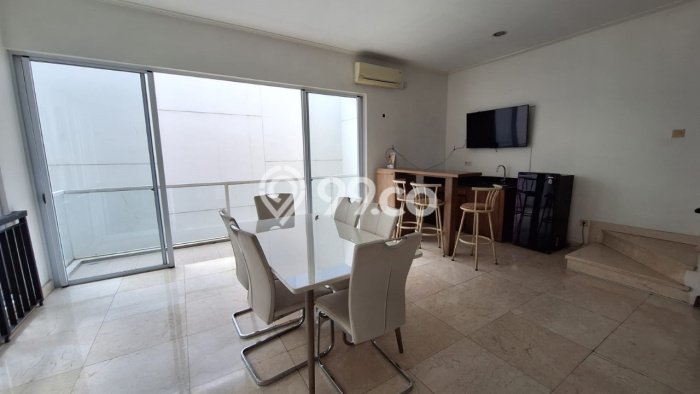 Rumah Elit Modern Tanpa Renovasi di Lebak Bulus Jakarta Selatan Rumah Elit Modern Tanpa Renovasi di Lebak Bulus Jakarta Selatan