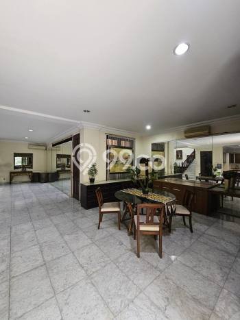 Rumah Elit LB 600m2 Siap Pakai Desain Elegan di Pondok Indah, Jakarta Selatan Rumah Elit LB 600m2 Siap Pakai Desain Elegan di Pondok Indah, Jakarta Selatan