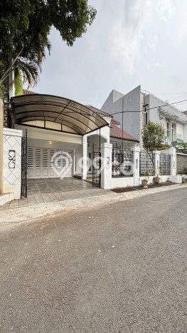 Siap Huni Hunian Elit 5 Kamar di Kebayoran Baru Dekat ke Mana Pun Siap Huni Hunian Elit 5 Kamar di Kebayoran Baru Dekat ke Mana Pun