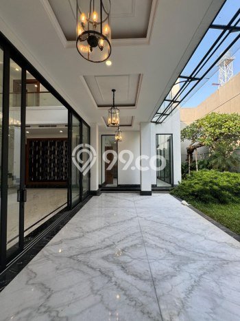 Rumah Elit LB 1000m2 Siap Huni Desain Elegan di Pondok Indah, Jakarta Selatan Rumah Elit LB 1000m2 Siap Huni Desain Elegan di Pondok Indah, Jakarta Selatan
