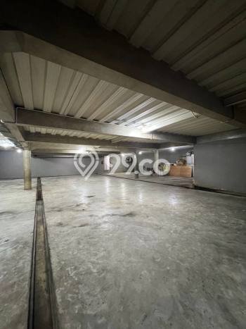 Unit Komersial Dijual di Jakarta Selatan LT 1696m2 & LB 1044m2 Unit Komersial Dijual di Jakarta Selatan LT 1696m2 & LB 1044m2