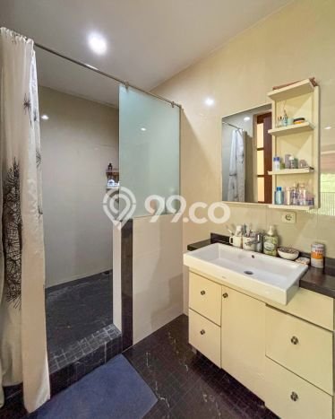 For Sale! Premium House LT 173m2 Desain Elegan di Lebak Bulus For Sale! Premium House LT 173m2 Desain Elegan di Lebak Bulus