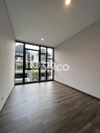 UNIT LANGKA! Rumah di Lebak Bulus, 3 KT, View Kota, LT 139m² LB 263m² UNIT LANGKA! Rumah di Lebak Bulus, 3 KT, View Kota, LT 139m² LB 263m²