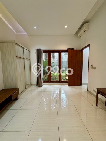 Rumah Elit LB 350m2 Siap Pakai Desain Elegan di Pangkalan Jati, Depok Rumah Elit LB 350m2 Siap Pakai Desain Elegan di Pangkalan Jati, Depok