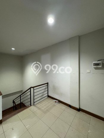 Ruko Dijual di Prime Area Jakarta Selatan Luas 350m2 Ruko Dijual di Prime Area Jakarta Selatan Luas 350m2
