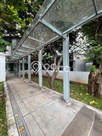Unit Komersial Dijual di Jakarta Selatan LT 1696m2 & LB 1044m2 Unit Komersial Dijual di Jakarta Selatan LT 1696m2 & LB 1044m2