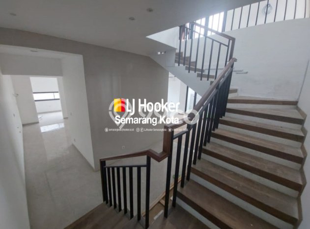 Jual Rumah Mewah Elegan Dengan View Eksklusif di BSB City, Semarang Jual Rumah Mewah Elegan Dengan View Eksklusif di BSB City, Semarang