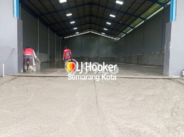 Disewakan Gudang komersial di Semarang Timur luas bangunan 756m2 Disewakan Gudang komersial di Semarang Timur luas bangunan 756m2
