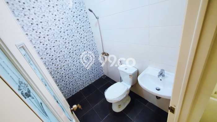 Jual Rumah Bagus Siap Huni LB 205m2 di Semarang Barat, Semarang Jual Rumah Bagus Siap Huni LB 205m2 di Semarang Barat, Semarang