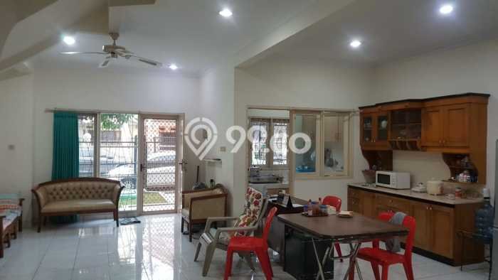 Rumah Nyaman dengan 3 Kamar Tidur dan 2 Kamar Mandi di Area Taman Surya, Jakarta Barat Rumah Nyaman dengan 3 Kamar Tidur dan 2 Kamar Mandi di Area Taman Surya, Jakarta Barat