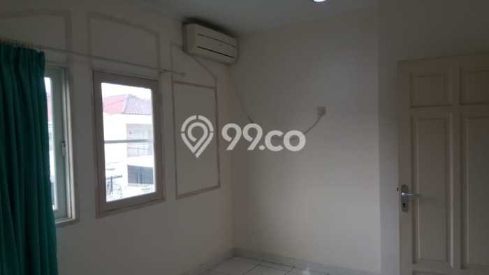 Rumah Nyaman dengan 3 Kamar Tidur dan 2 Kamar Mandi di Area Taman Surya, Jakarta Barat Rumah Nyaman dengan 3 Kamar Tidur dan 2 Kamar Mandi di Area Taman Surya, Jakarta Barat