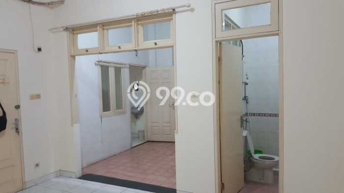 Rumah Nyaman dengan 3 Kamar Tidur dan 2 Kamar Mandi di Area Taman Surya, Jakarta Barat Rumah Nyaman dengan 3 Kamar Tidur dan 2 Kamar Mandi di Area Taman Surya, Jakarta Barat