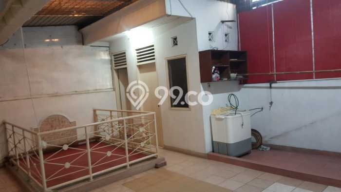 Rumah Nyaman dengan 3 Kamar Tidur dan 2 Kamar Mandi di Area Taman Surya, Jakarta Barat Rumah Nyaman dengan 3 Kamar Tidur dan 2 Kamar Mandi di Area Taman Surya, Jakarta Barat